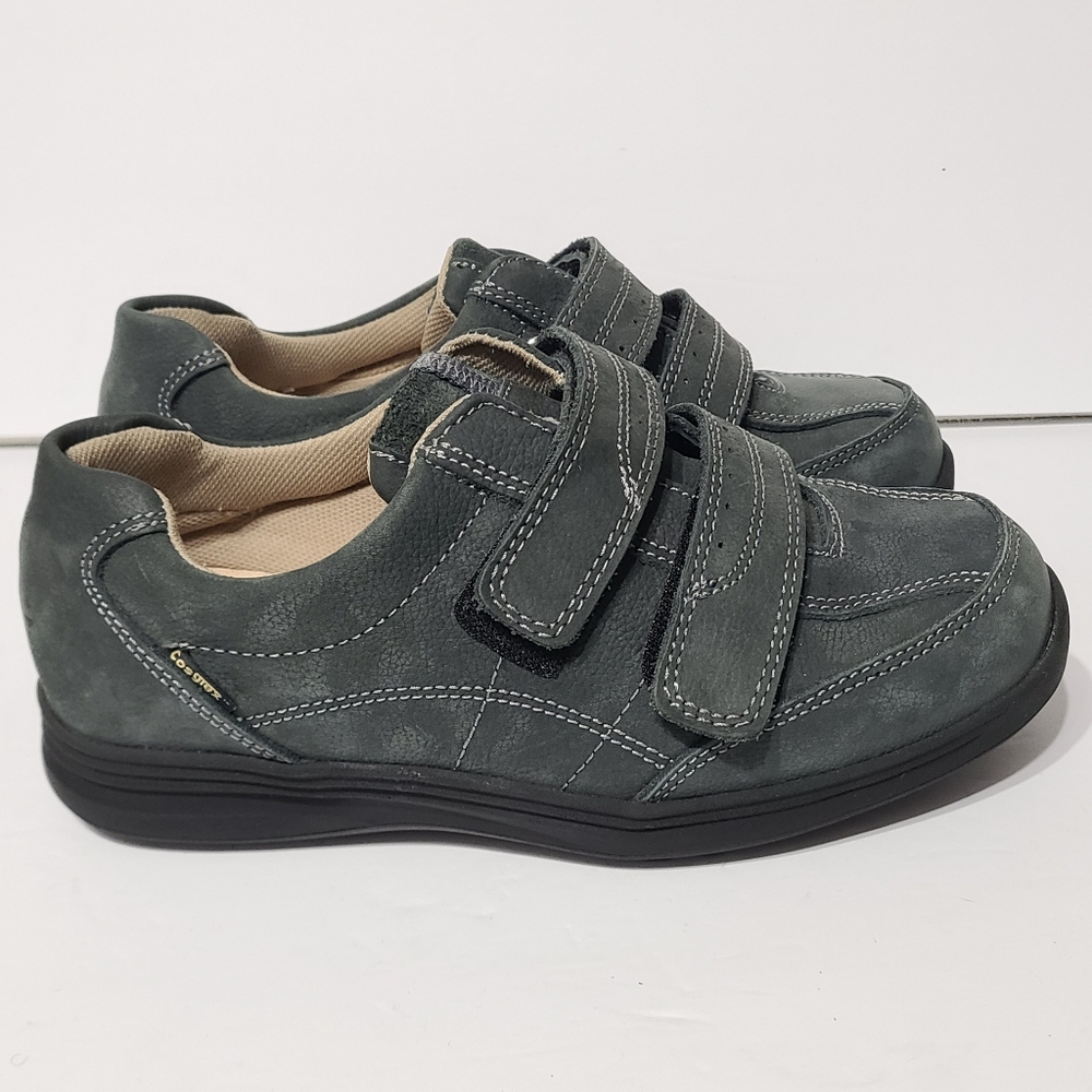 B26 Cosyfeet Extra Roomy Gray Suede with Strap Fastener Size US 8